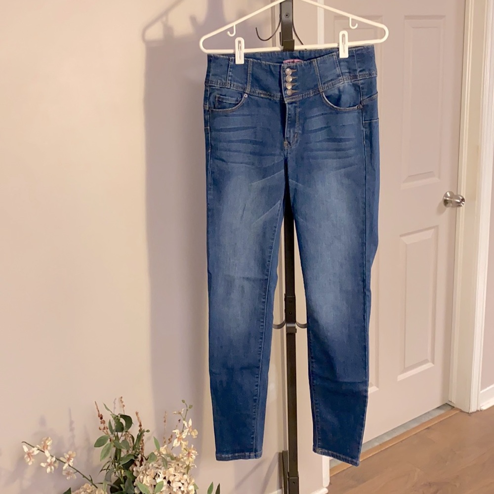 Butt lifting jeans